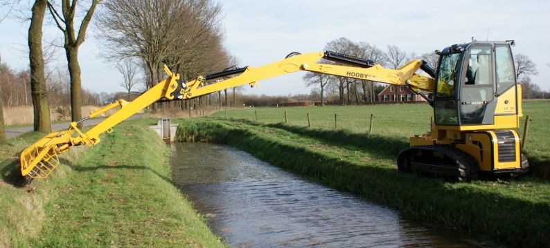 Hooby slotenmaaimachine met draaikranslager